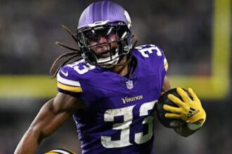 Aaron Jones Vikings pic