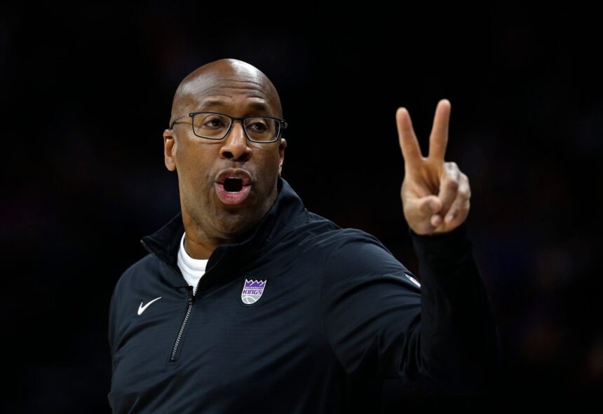 Kings coach Mike Brown says he's really impressed with the Los Angeles Lakers' bench, saying, "They brought that to us."