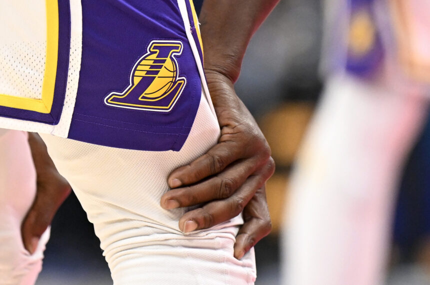 Former Lakers talent suffers serious injury in debut game with new team, sidelined for long term