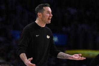 JJ Redick gives 'amazing' 0-point LA Lakers star shot 'like he'd never touched a basketball before'