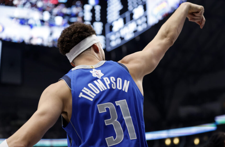 Klay Thompson played a huge role in the Mavericks loss, and NBA fans are giving him the same points as the Golden State Warriors.