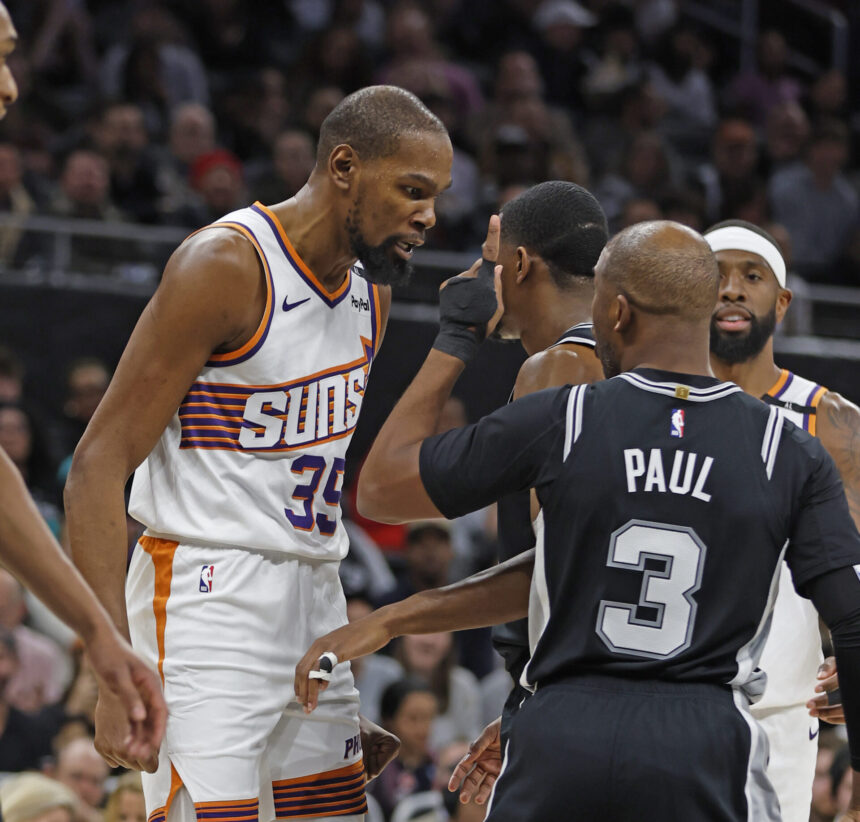 "He wanted me to get me out of the game," Kevin Durant opened with Chris Paul Crush, with the pair portraying double technology.