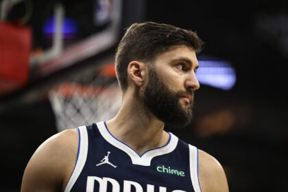 Maxi Clever retreated to become an impact player for the La Lakers after the "paying filler" Mavericks exit