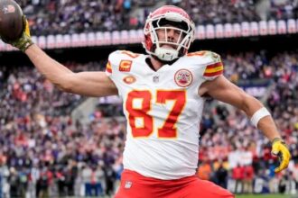 Travis Kelce Chiefs pic