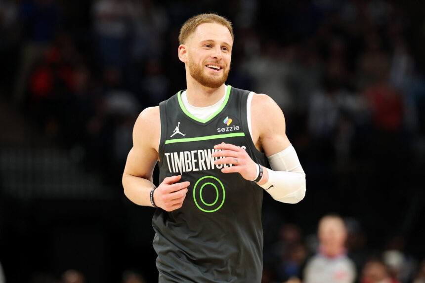 The Timberwolves coach responds to Dunte Divincenzo Performance vs Magic, claiming his teammates have done "a phenomenal job"